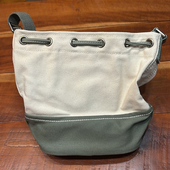 Brand new, still in the packaging! Lands End Canvas Bucket Tote - Picture 2 of 10